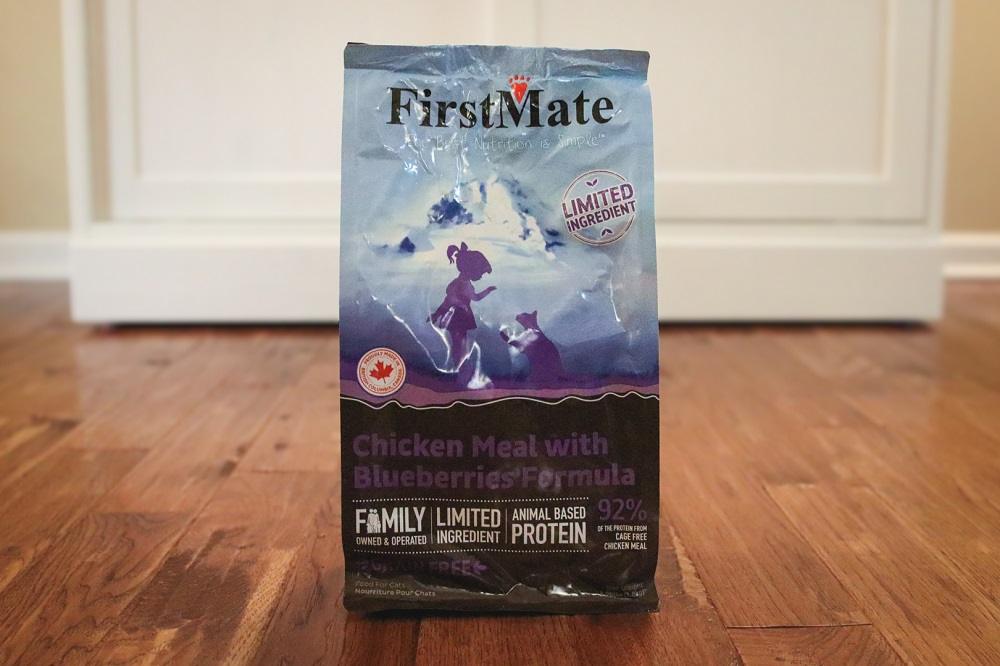 FirstMate-Hühnchen-Mahlzeit-mit-Blaubeeren-Formel-Trockenfutter-Katzen-9